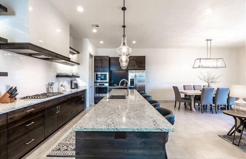 Santa Clara House | Arcadia 39 | Sleeps 20 * Red Rock Views * Ideal Family Accommodations