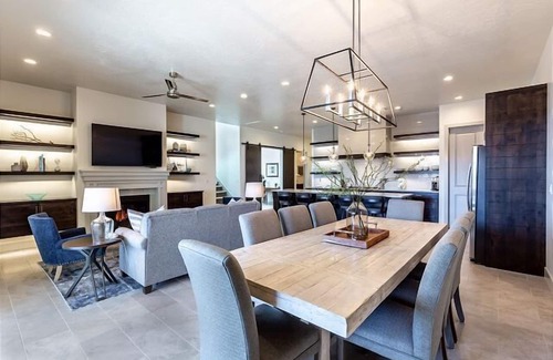 Santa Clara House | Arcadia 39 | Sleeps 20 * Red Rock Views * Ideal Family Accommodations
