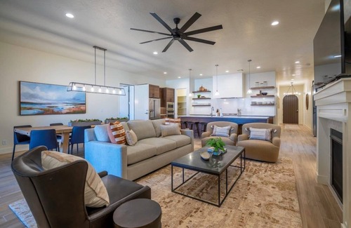 Santa Clara House | Arcadia 66 + 67 | TWO POOLS + HOT TUBS + ARCADES + POOL TABLES