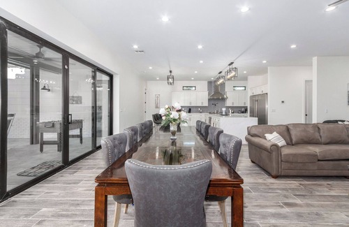 Camelback East House | Arcadia/Biltmore 2023 Build - Heated Pool - 4 bedroom 4.5 bath - PRIME LOCATION