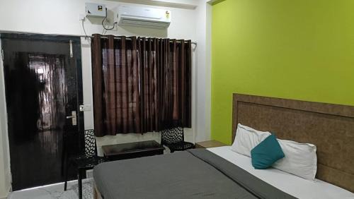 Varanasi Hostel | Archana Home Stay