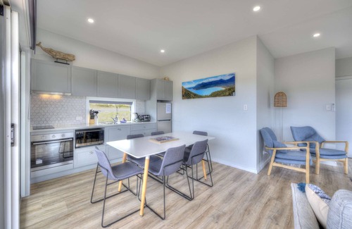 Coles Bay House | Archella 2 - Beautifully appointed, close to golf course & play ground