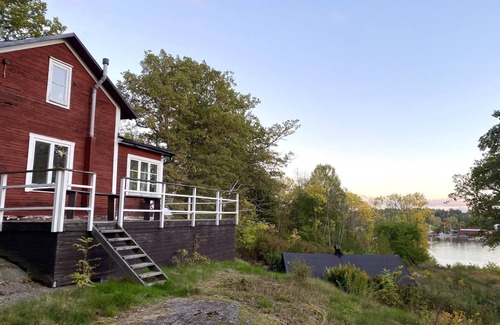 Vaxholm House | Archipelago cabin with ocean view