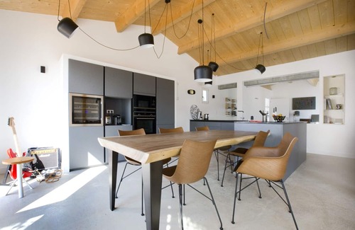 Sainte-Marie-de-Re Villa | Architect-designed villa with heated pool