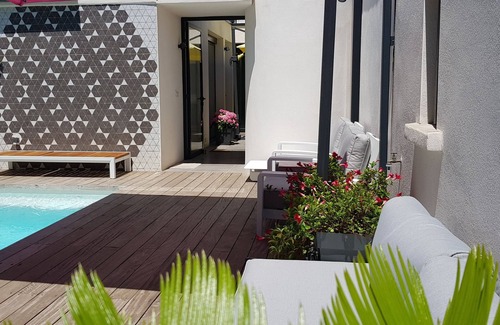 La Grande-Motte House | architect-designed, contemporary air-conditioned villa with heated pool