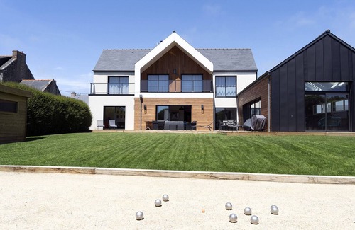 La Richardais Villa | Architect-designed villa with heated indoor pool in Dinard