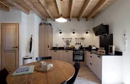 Fontvieille House | Architect-designed house in Provencal village center with swimming pool