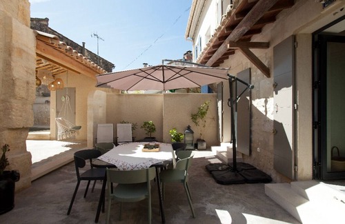 Fontvieille House | Architect-designed house in Provencal village center with swimming pool
