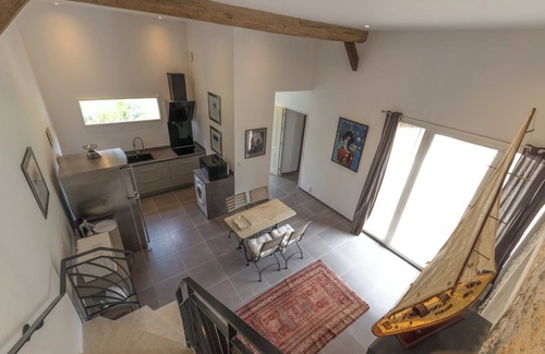 Orphin House | Architect-designed house for 8 people set in greenery. Near Rambouillet, Paris