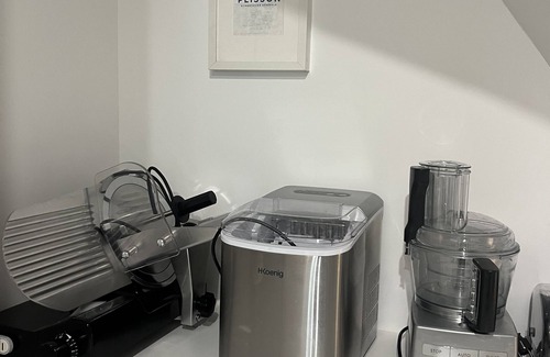 Rognes House | Architect-designed house with swimming pool