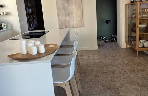 Rognes House | Architect-designed house with swimming pool