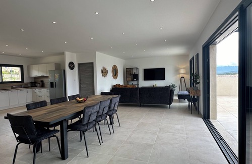 Palasca Villa | ARCHITECT-DESIGNED VILLA - 10 PEOPLE - 5 BEDROOMS