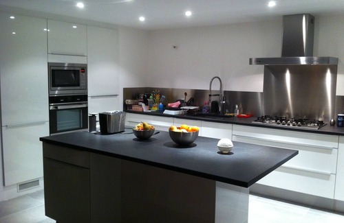 Locmaria House | Architect house quiet with large terrace and garden 5 minutes from the beach