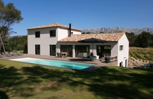 Rousset House | Architect house with sublime view of Sainte-Victoire