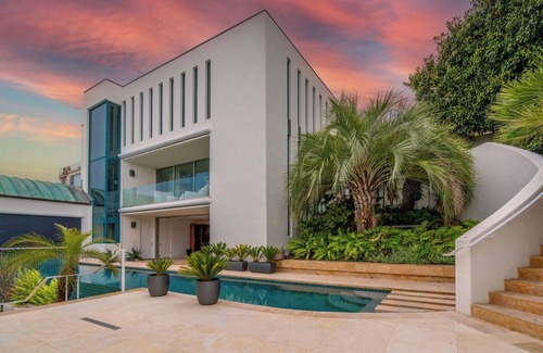 Country Club House | Architectural Masterpiece Overlooking La Jolla