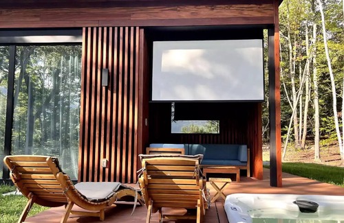 Hunter House | Architectural Modern House with Panoramic Mountain View