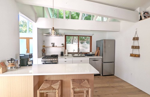 Venice House | Architectural Venice Beach Guesthouse with Sauna and Spa