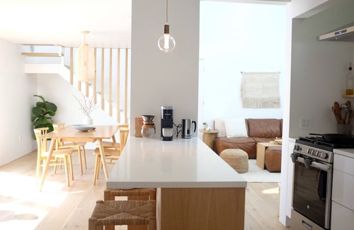 Venice House | Architectural Venice Beach Guesthouse with Sauna and Spa