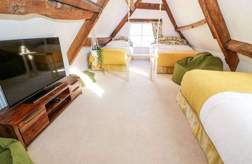 Burford House | ARCHWAY COTTAGE, family friendly, with a garden in Burford