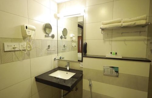 Kaloor Hotel | Arctic Hotel
