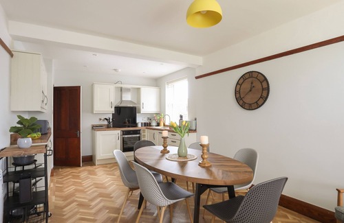 Edern House | ARDDOL, family friendly, character holiday cottage in Morfa Nefyn