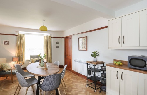 Edern House | ARDDOL, family friendly, character holiday cottage in Morfa Nefyn