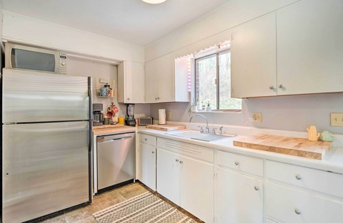 Royal Pines House | Arden Bungalow w/Fire Pit: Near Lake Julian Park