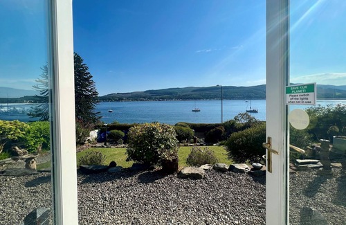 Kilmun House | Ardmun House - waterfront villa that sleeps 6 guests in 4 bedrooms