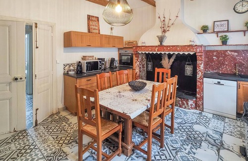 Lespignan House | Are you looking for peace, comfort and plenty of space? Then you are in the right place in this vaca
