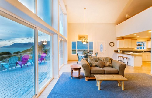 Shelter Cove House | Are you ready to flip the switch & unwind?