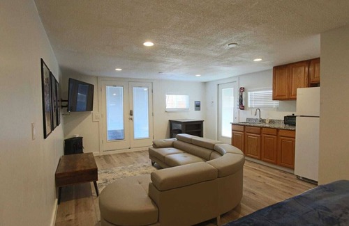Hurricane House | Area 51 | Private Micro Pool-Resort | Pets OK