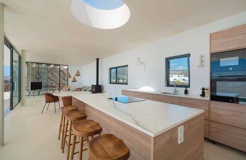 Tias Villa | Areté. Casa Tierra, con Increíble Terraza y Vistas Panorámicas al mar