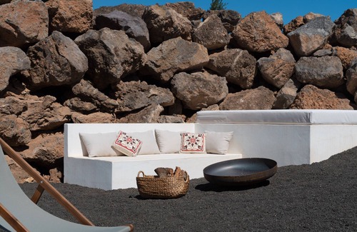 Tias Villa | Areté. Casa Tierra, con Increíble Terraza y Vistas Panorámicas al mar