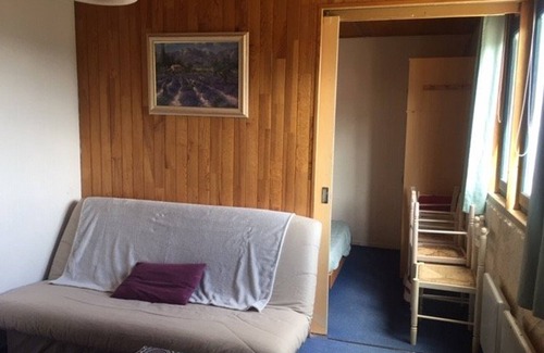 Arette Apartment | Arette: Large studio for 6 near slopes, parking, dishwasher