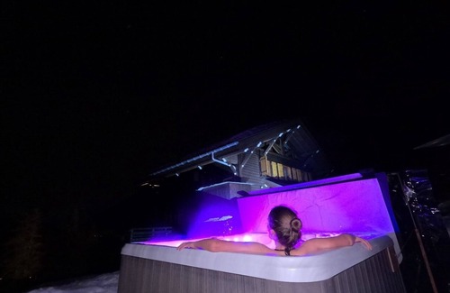 Montroc Ski Chalet | Argentiere: Argentiere/Chamonix- Near slopes- Hot tub - Stunning views