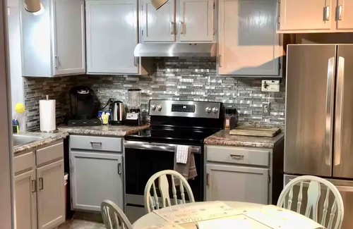 Sea Scape Apartment | Argyles Place 3 beds/Spa bath/kitchen pet friendly