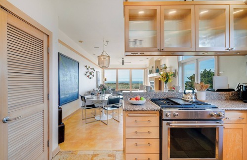 Manzanita House | Aria 2-MCA #1376-Oceanfront town house, small dogs welcome, private cabana