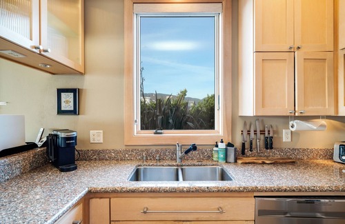 Manzanita House | Aria 2-MCA #1376-Oceanfront town house, small dogs welcome, private cabana
