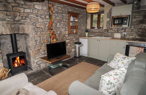 Cwmbach Cottage | ARIAN, pet friendly, character holiday cottage in Aberdare