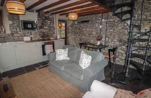 Cwmbach Cottage | ARIAN, pet friendly, character holiday cottage in Aberdare