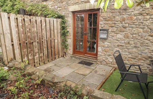 Cwmbach Cottage | ARIAN, pet friendly, character holiday cottage in Aberdare