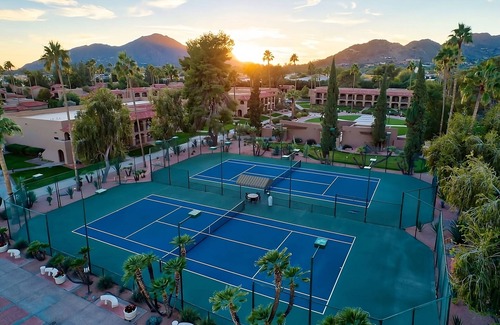 South Scottsdale Resort | Arizona Like It Should Be! 2 Modern Units, Family-Friendly, Free Parking!