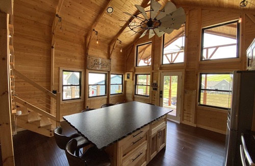 Williamstown Cabin | Ark Encounter★ Lakefront Front Cabin, Dock Water Slides, Screened Porch Hot Tub★