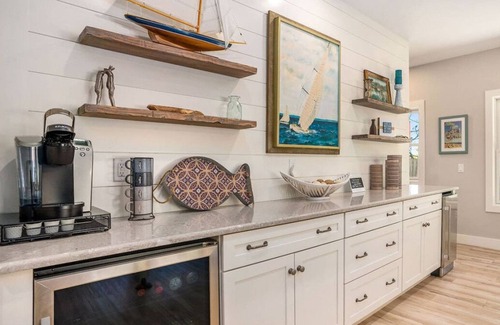 South Haven Apartment | Ark on Park: Private Inground Pool, sleeps 12
