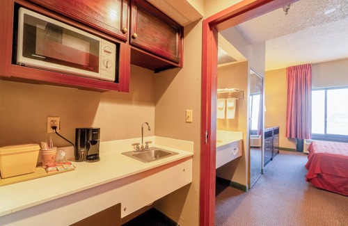 Jonesboro Hotel | Ark Suites By OYO Jonesboro I-555
