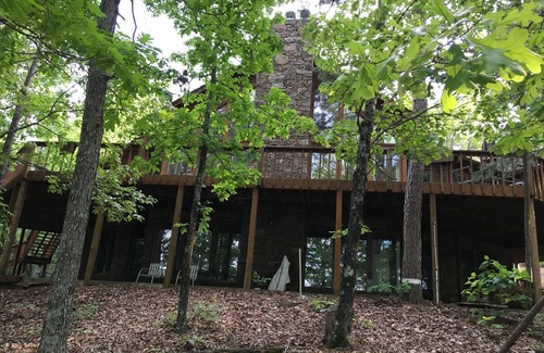 Quitman House | Arkansas Lakefront Hideaway