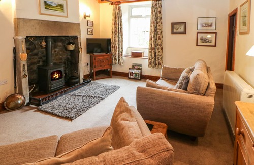 Langthwaite Cottage | ARKLEHURST, pet friendly, with open fire in Langthwaite