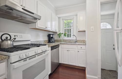 Arlington House | Arlington Colonial Retreat Home: 15-min to Washington DC