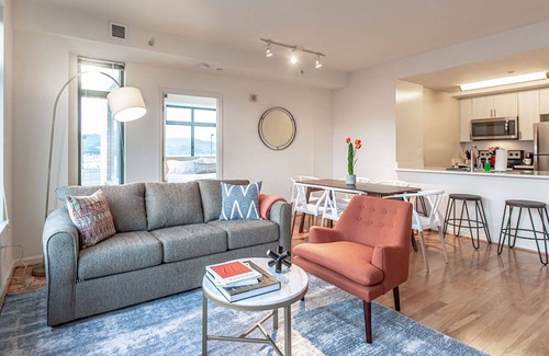 Shirlington Apartment | Arlington | Modern 2BD/2BA Apartment