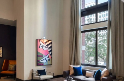 Rosslyn Apartment | Arlington Rosslyn: Pool, Fitness Center & More for Your Perfect Vacation!